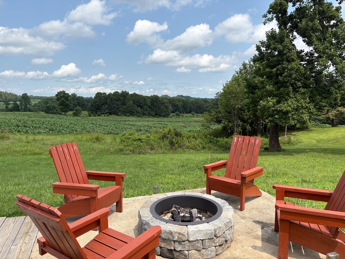 Cozy Country Cottage | 10 Min to Downtown Elkin