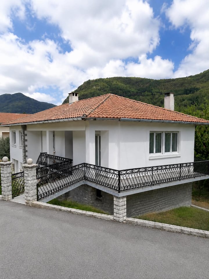 Maison Avec Piscine à Tarascon-sur-ariège - Tarascon-sur-Ariège
