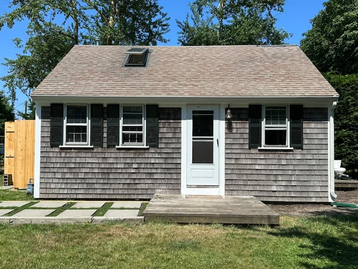 Guest Cottage At Historic 1850 House - 채텀