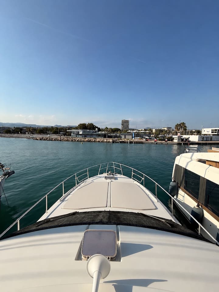 Prestigieux Yacht Italien De 17 Mètres - Nice