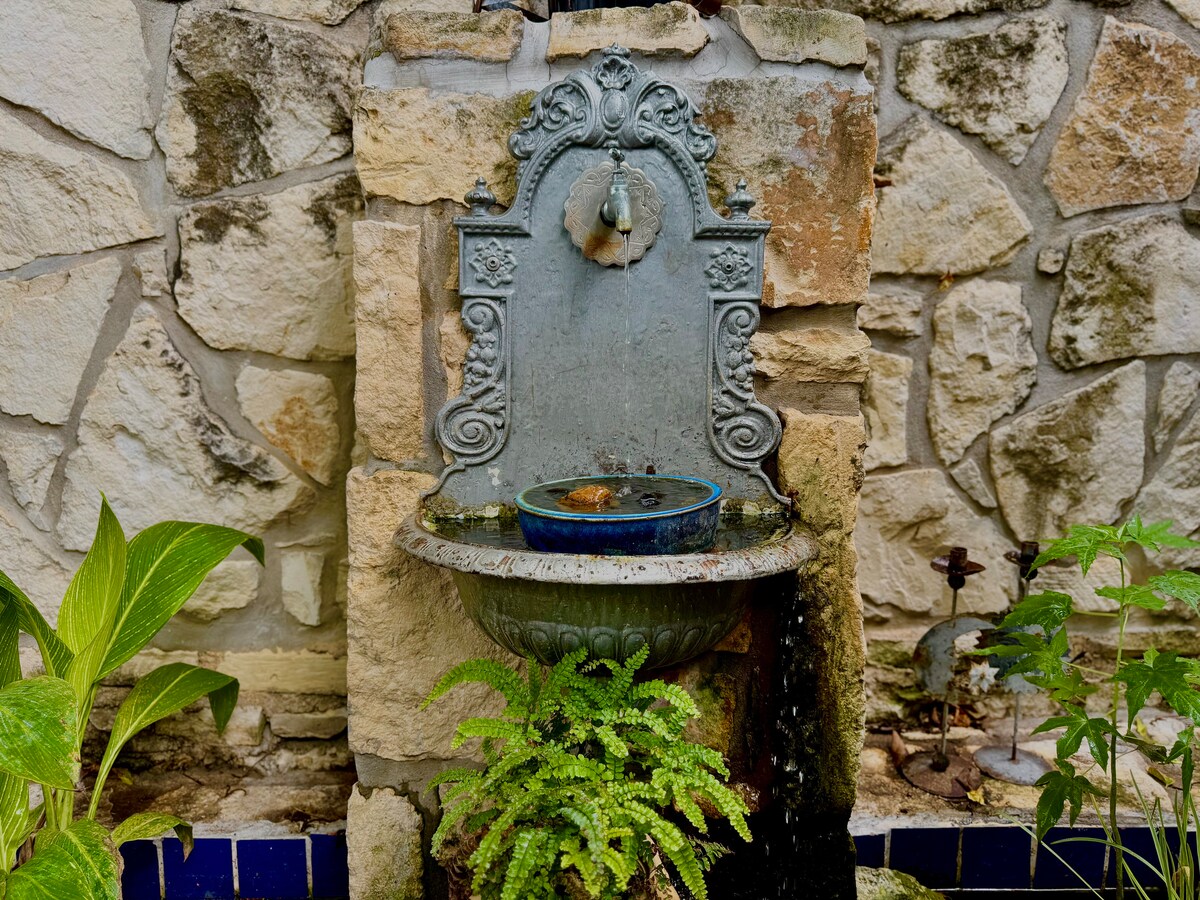 Peaceful, Historic Casita Near South Congress