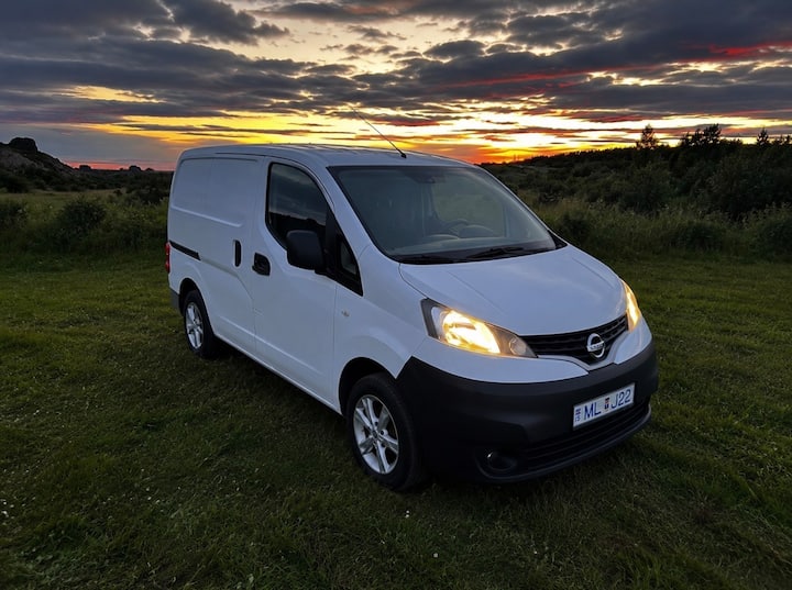 Camper Van - Explore Iceland In Nissan Nv 2018 - Islanda