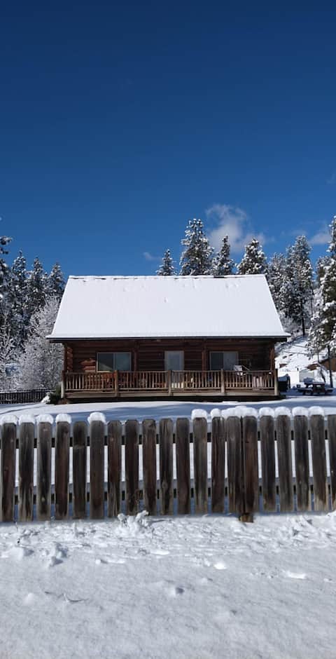 Troy, OR log cabin - not in Enterprise, OR