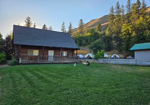 Perfect log cabin in Troy, OR (not Enterprise)