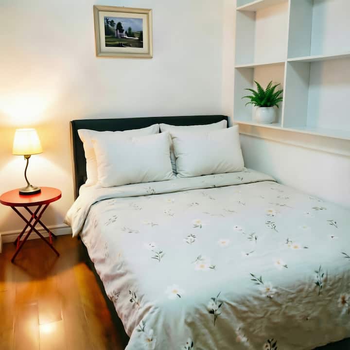 Private Entire 2br Suite Downtown Walk Shops Ttc - Toronto