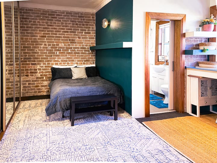 Cozy Suite | Walkable | Urban Simplicity - Surry Hills