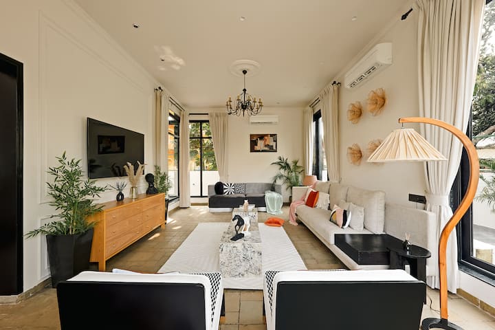Living room image 2