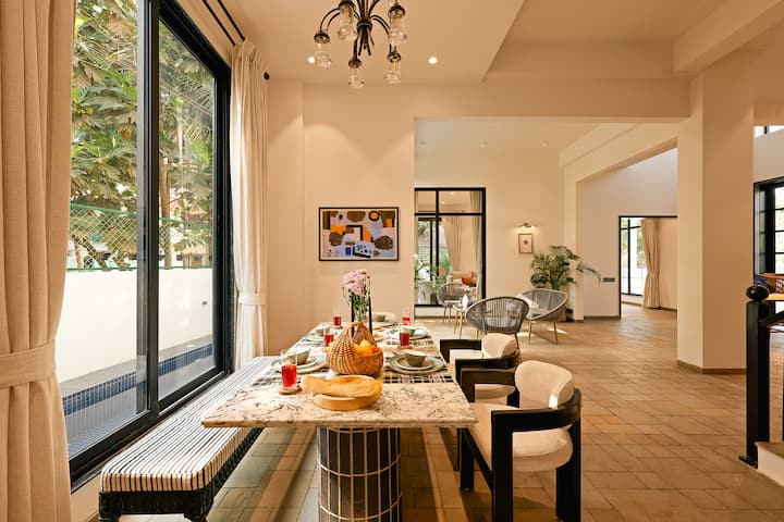 Dining area image 1