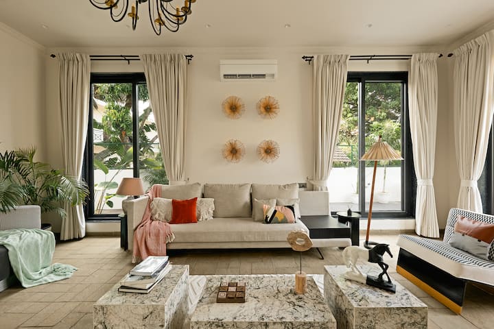 Living room image 1