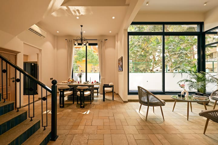 Dining area image 4