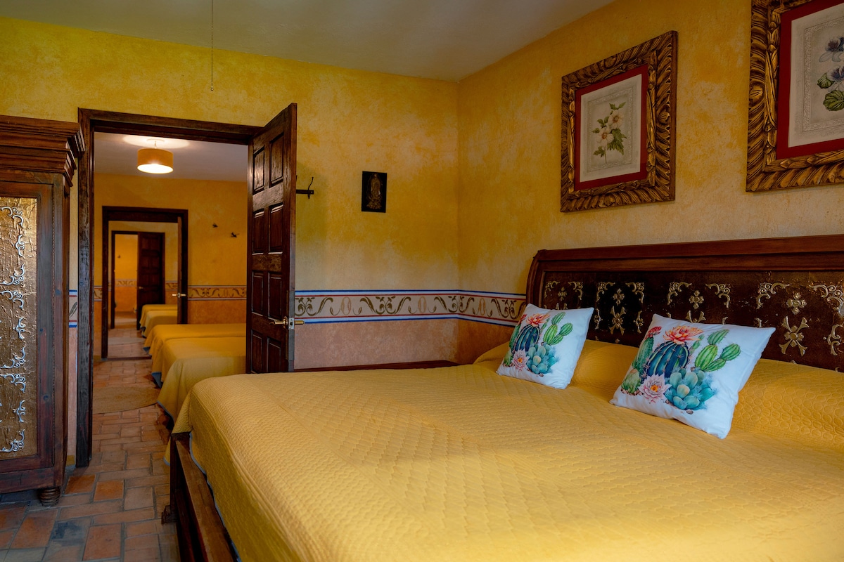 6BR House in Aguascalientes — 6 bedroom vacation rental in Aguascalientes