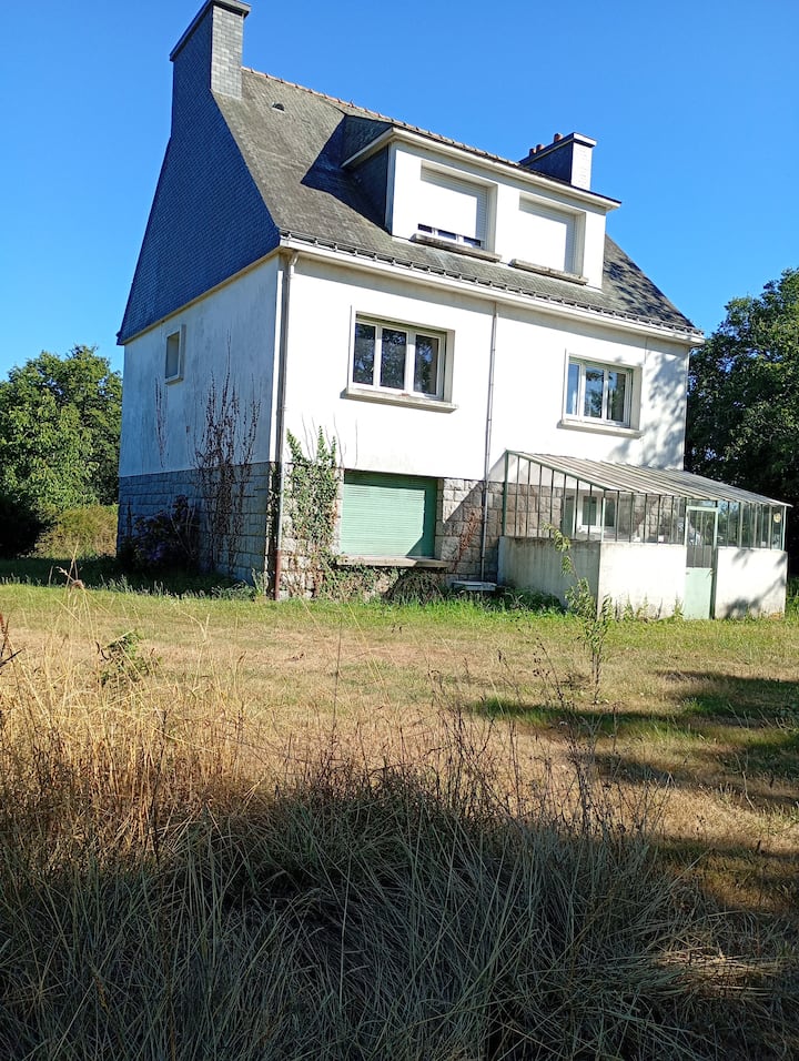 Appartement Au Rez-de-chaussée Dans Une Maison - Bono