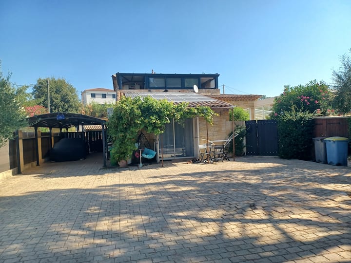 Appartement Avec Cour Et Parking Fermé Sécurisé - Puget-sur-Argens
