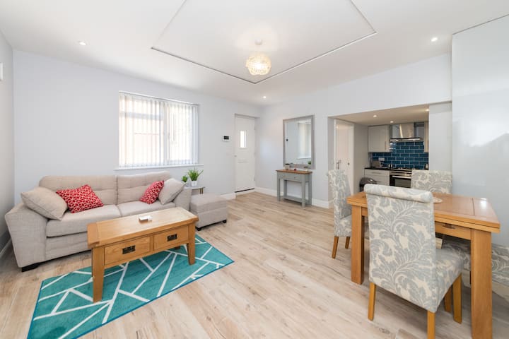 Cosy Flat With Patio In Town Centre Walk To Shops - Reading
