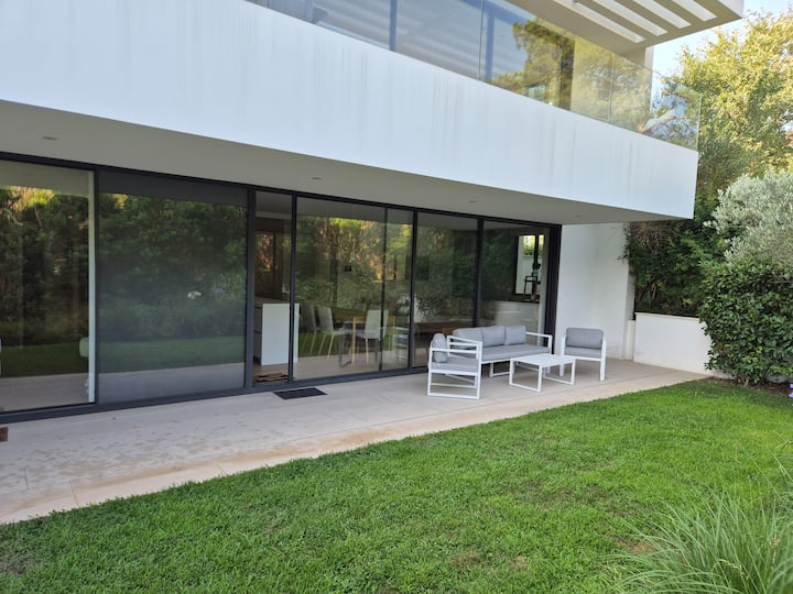 Amplio Apartamento Con Jardín En Camiral Golf - Sils