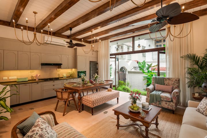 Living room image 8