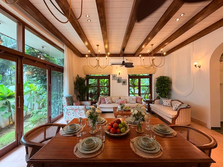 Dining area image 1