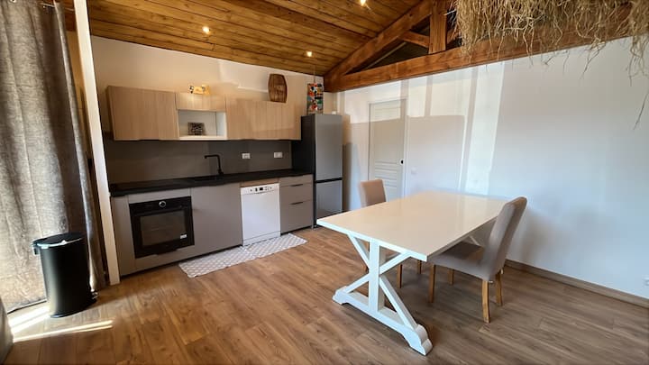 Charmante Petite Maison Avec Parking Privatif. - Cuges-les-Pins