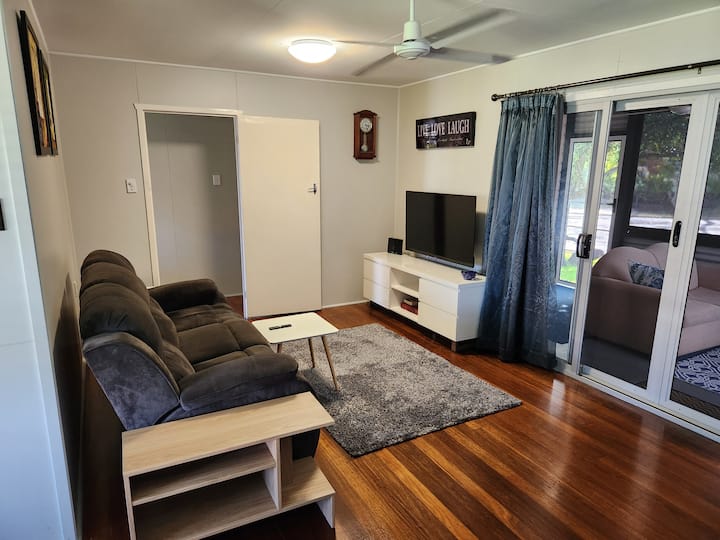 Bongaree Beach Shack - Close To The Bridge! - Sandstone Point