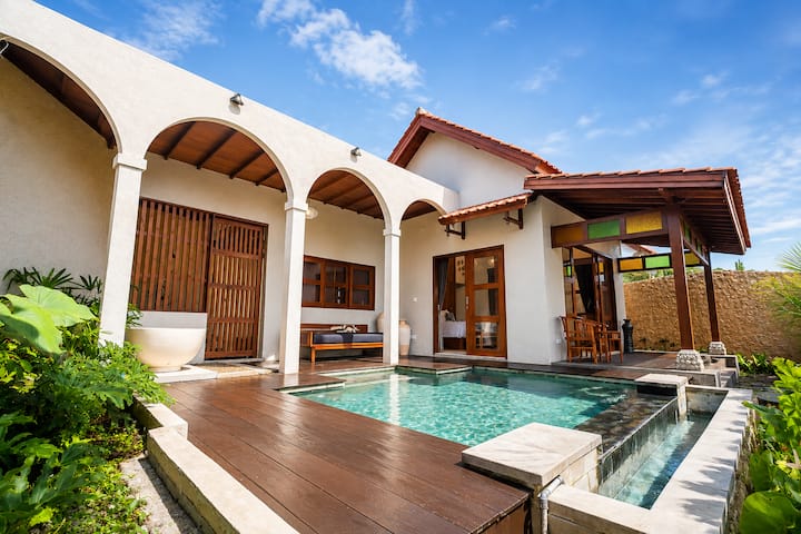 Elegant One-bedroom Private Pool Villa - Indonesië