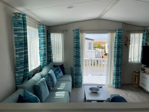 Successful Airbnb property: The Beachcomber Cabin at Durdle Door in West Lulworth
