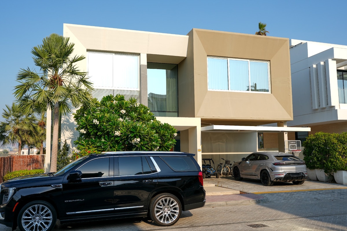 Luxury 5BR Palm Jumeirah Villa with Pool - 5