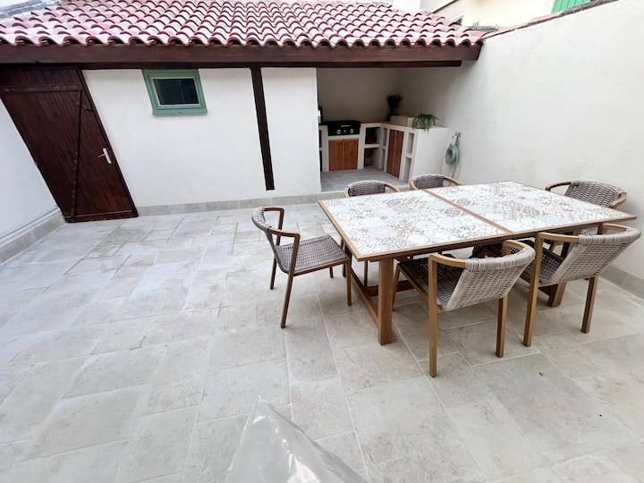 Maison Tout Confort Plage à 100m + Cour Extérieur - Le Grau-du-Roi