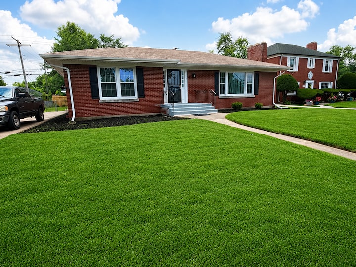 Ultimate Relaxation Home! 4,400 Sq. Ft. To Relax - Merrillville, IN