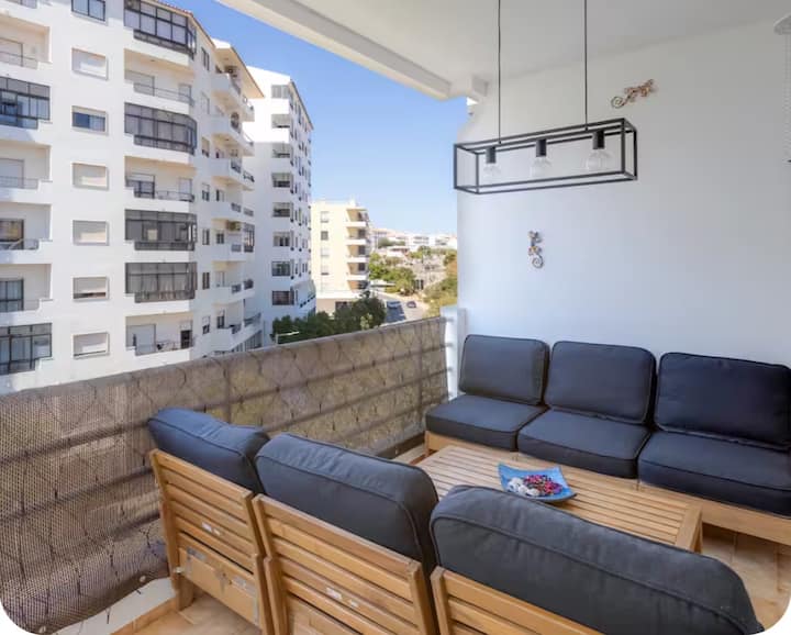 Casa Raen - Superbly Situated, Equipped & Spacious - Lagos