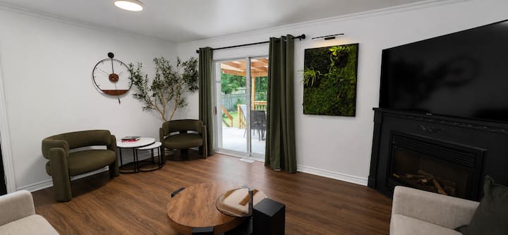 Casa Verde | 5 Min To Falls, Big Yard & Firepit - Niagara Falls