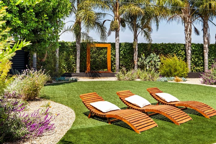 Executive 4br/4ba West La Home | 10 Guests - Gardena, CA