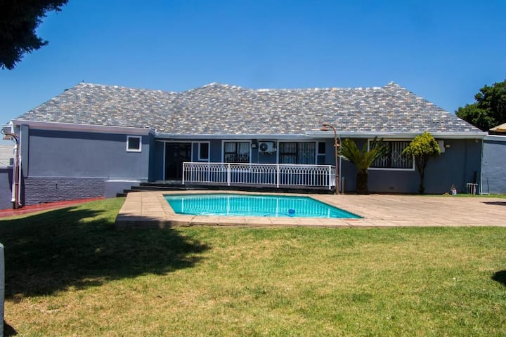 Sitir Guest Villa: Ogans Glen With Bath - Alberton