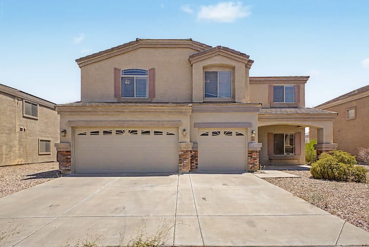 Spacious Desert Getaway - Buckeye, AZ