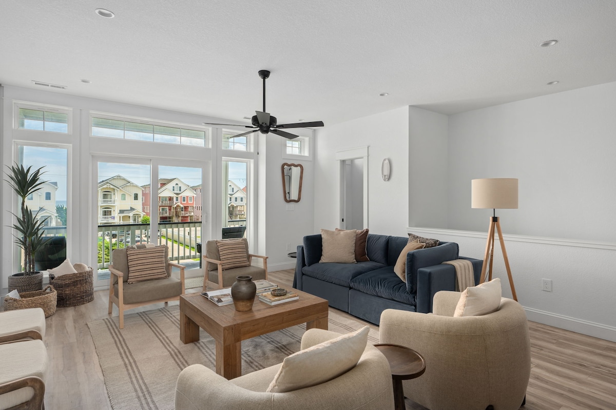 Ocean Views + Hot Tub | Walk to Beach | Sleeps 6