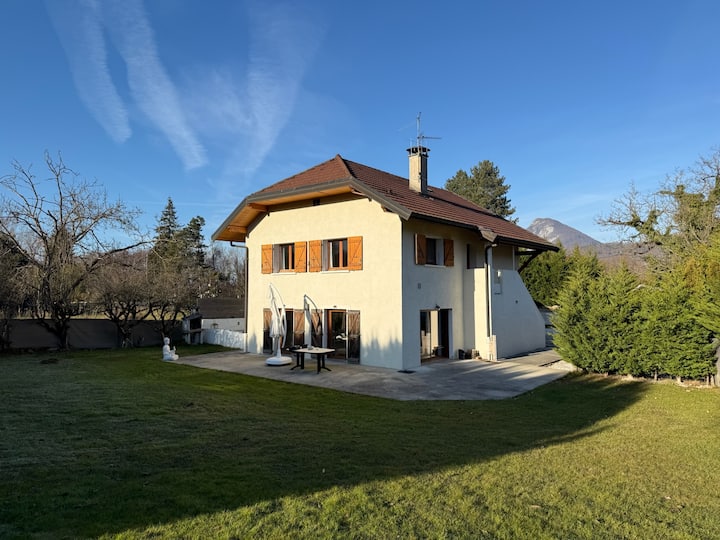 Le Grand Chalet Du Lac, 15p + Piscine, Proche Lac - Doussard