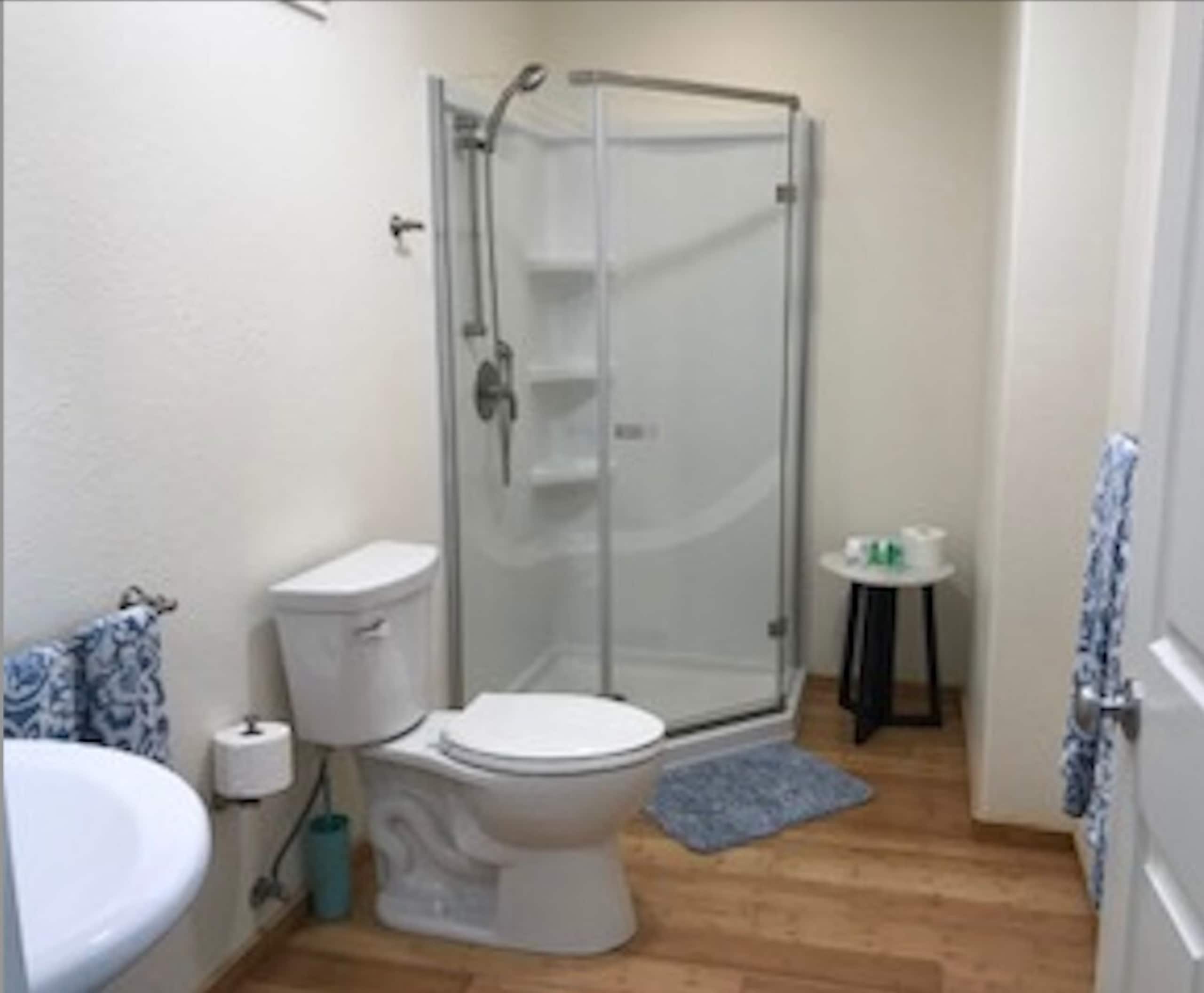 Deluxe Oceanview Sunrise Suite - Low EMF- Ethernet - Photo 11