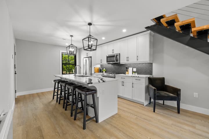 Two Bedroom Condo Unit Downtown Charlottetown - Charlottetown