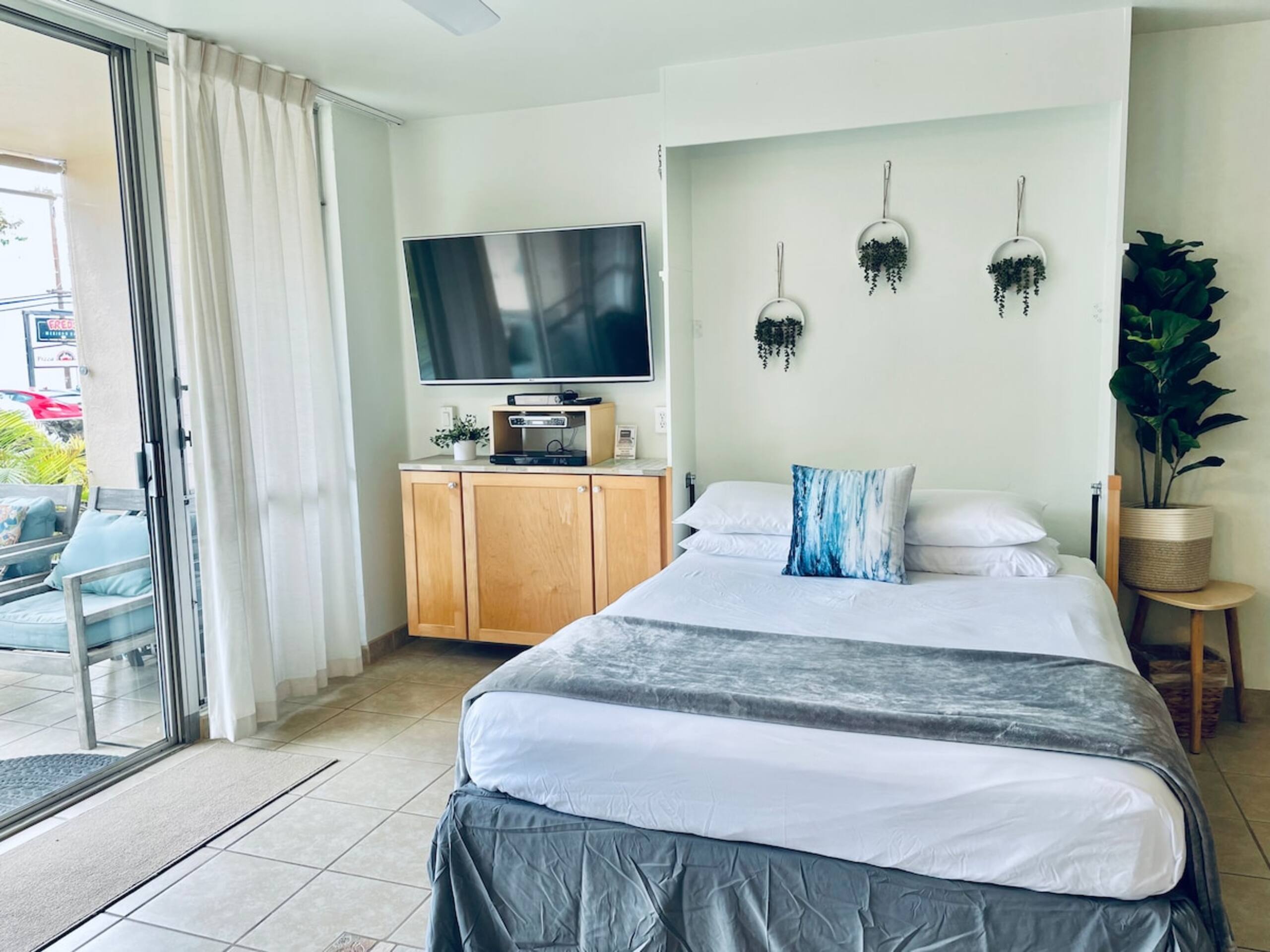 Next to Beach, Foods & Shops - Updated w/ View! - Photo 18
