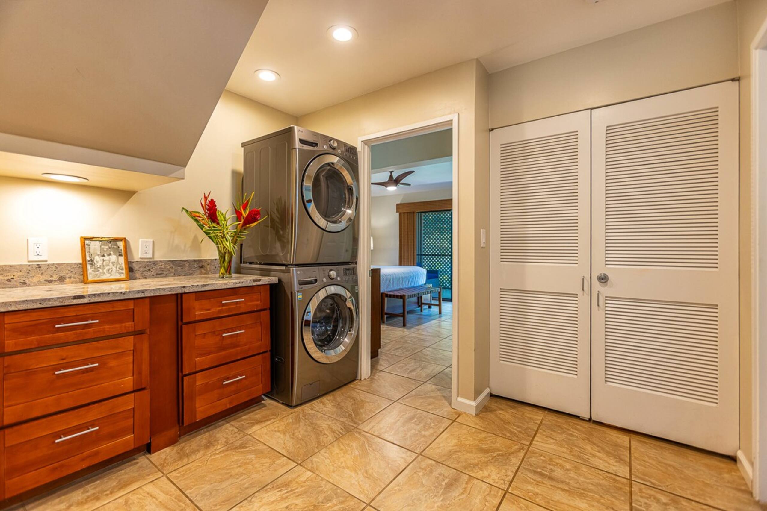 Gorgeous 2 Story Townhouse in Wailea w/ Ocean View - Photo 18