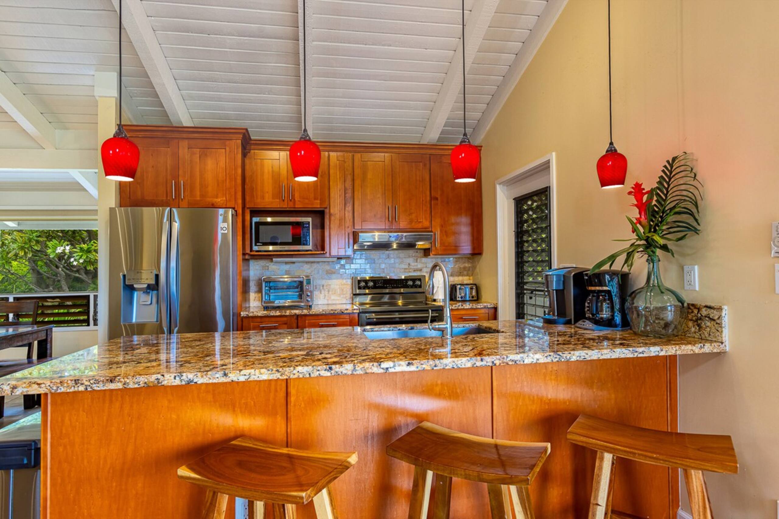 Gorgeous 2 Story Townhouse in Wailea w/ Ocean View - Photo 2