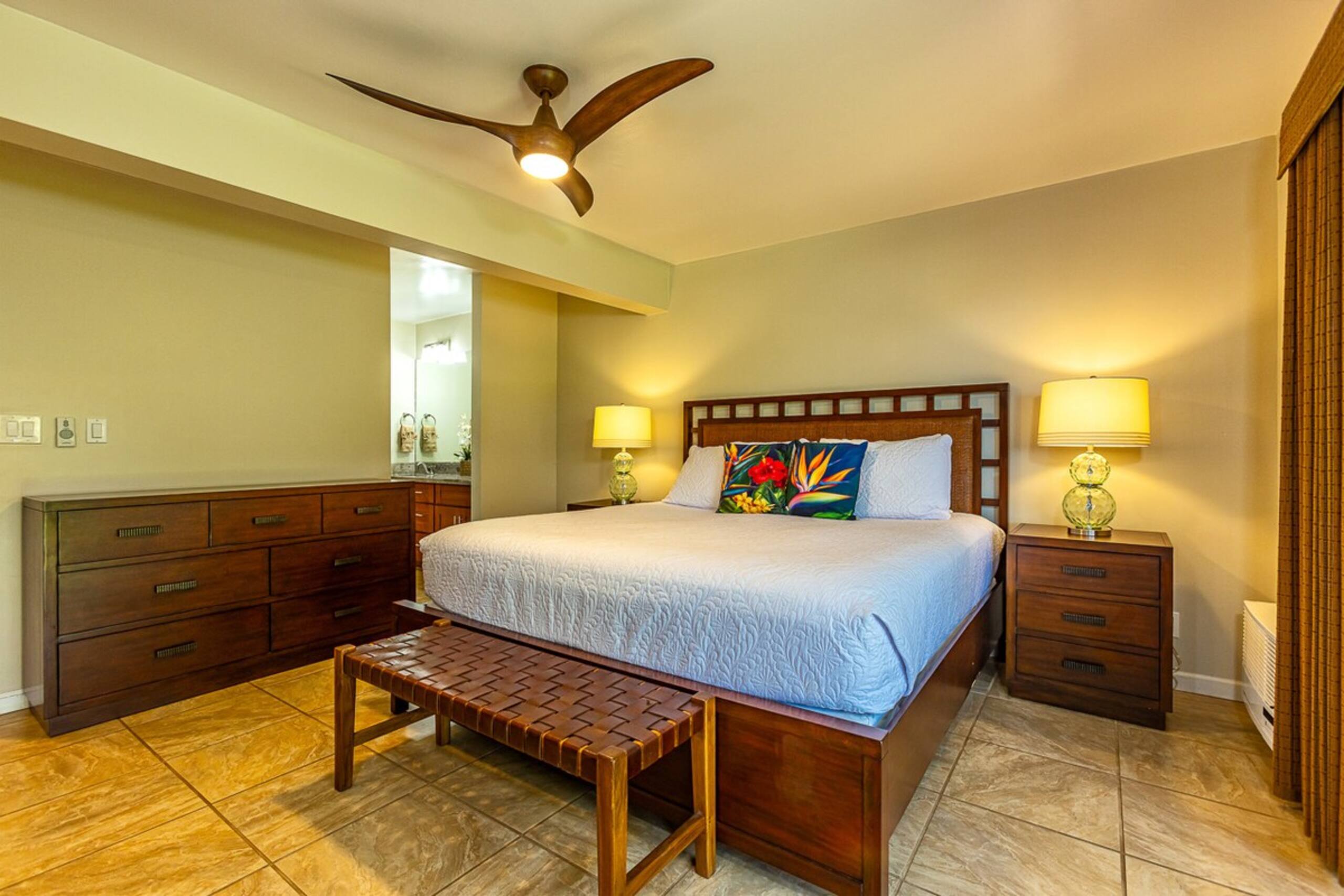 Gorgeous 2 Story Townhouse in Wailea w/ Ocean View - Photo 5