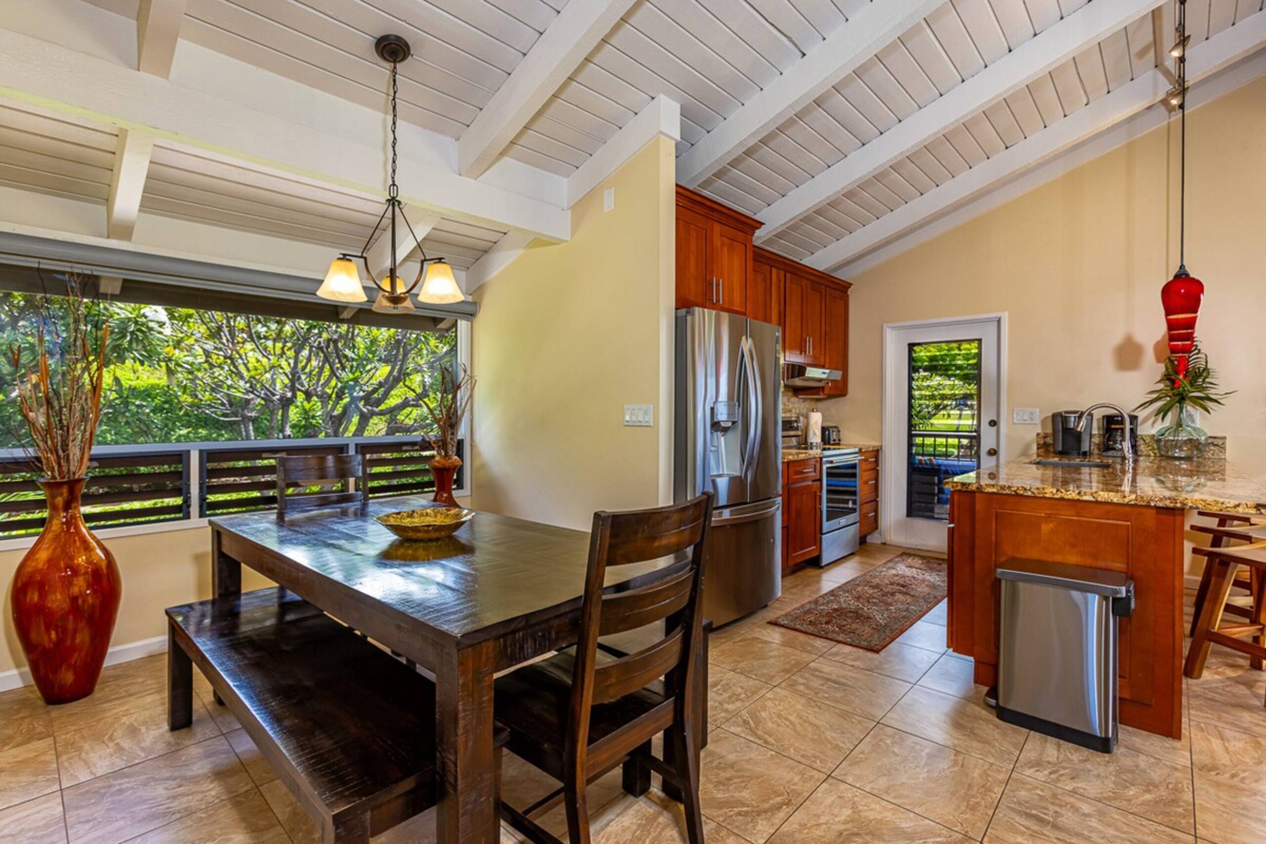 Gorgeous 2 Story Townhouse in Wailea w/ Ocean View - Photo 3