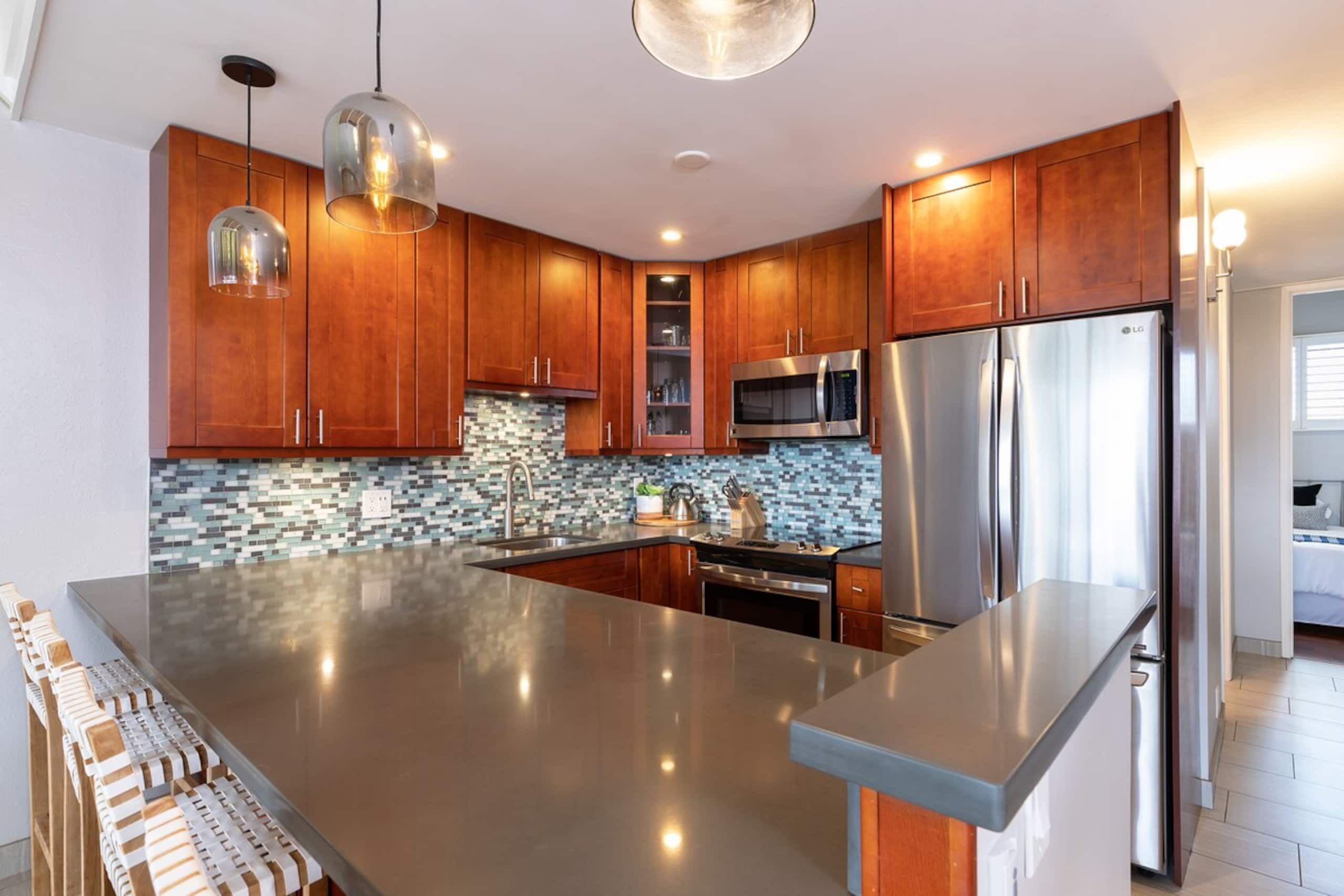 Large Modern 3 Bed/3 Bath Oceanfront Condo - Photo 11
