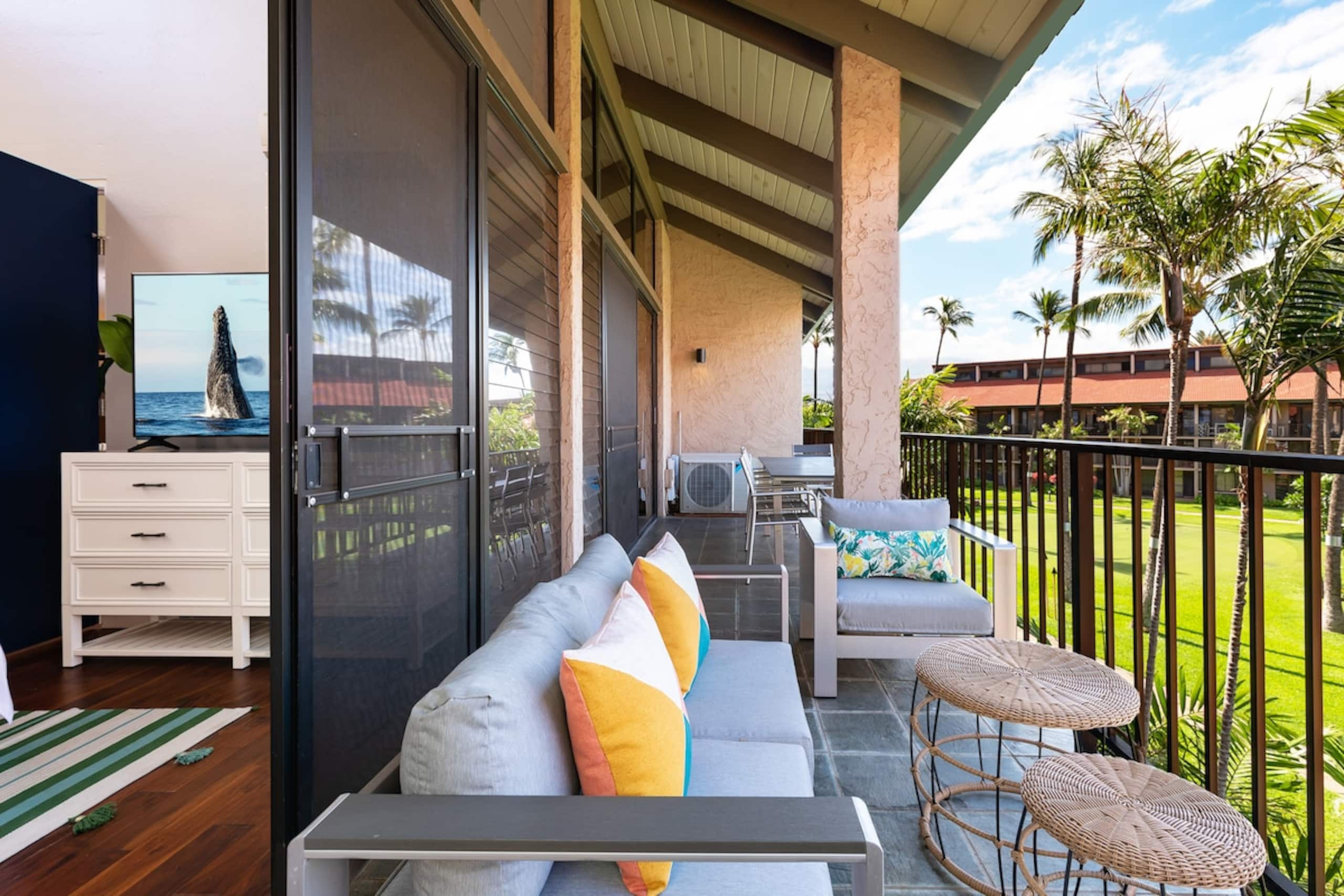 Large Modern 3 Bed/3 Bath Oceanfront Condo - Photo 33