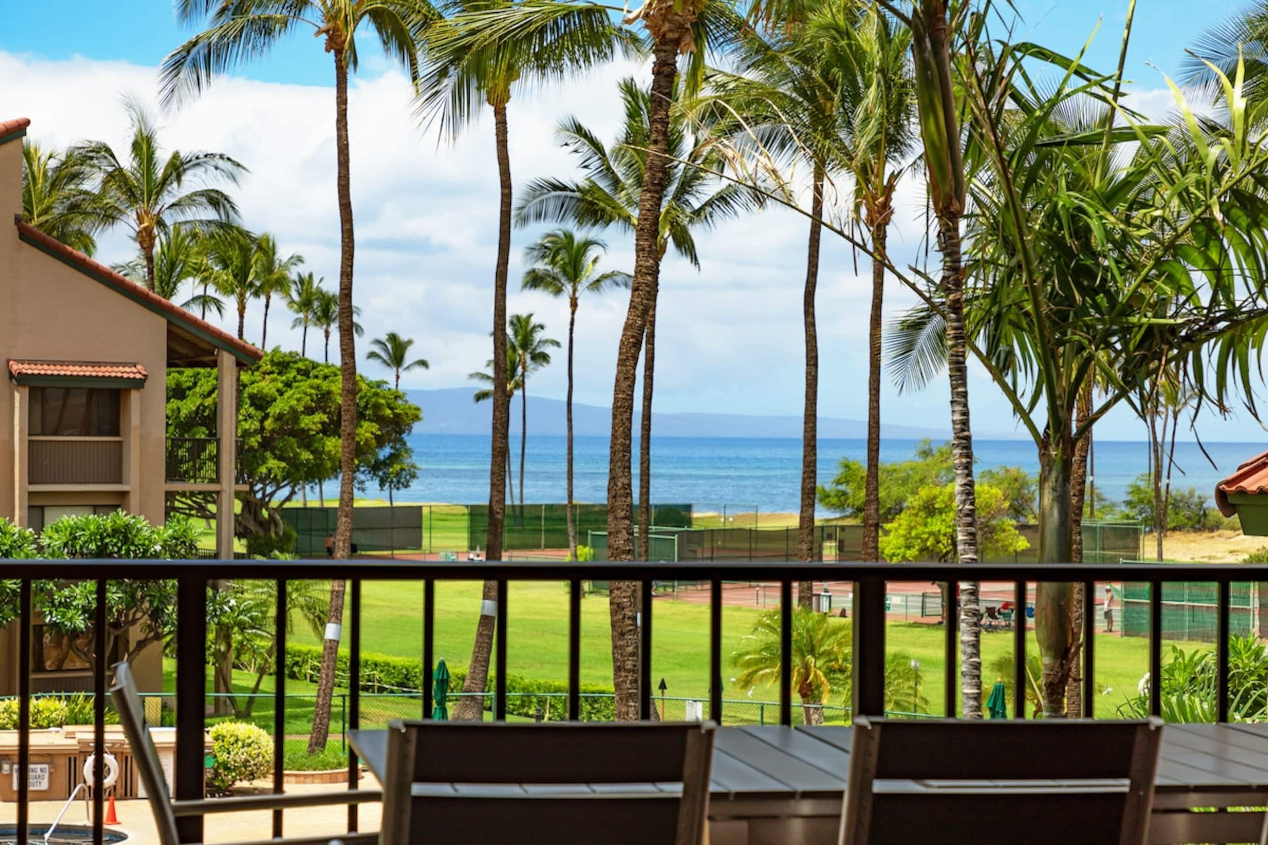 Large Modern 3 Bed/3 Bath Oceanfront Condo - Photo 2
