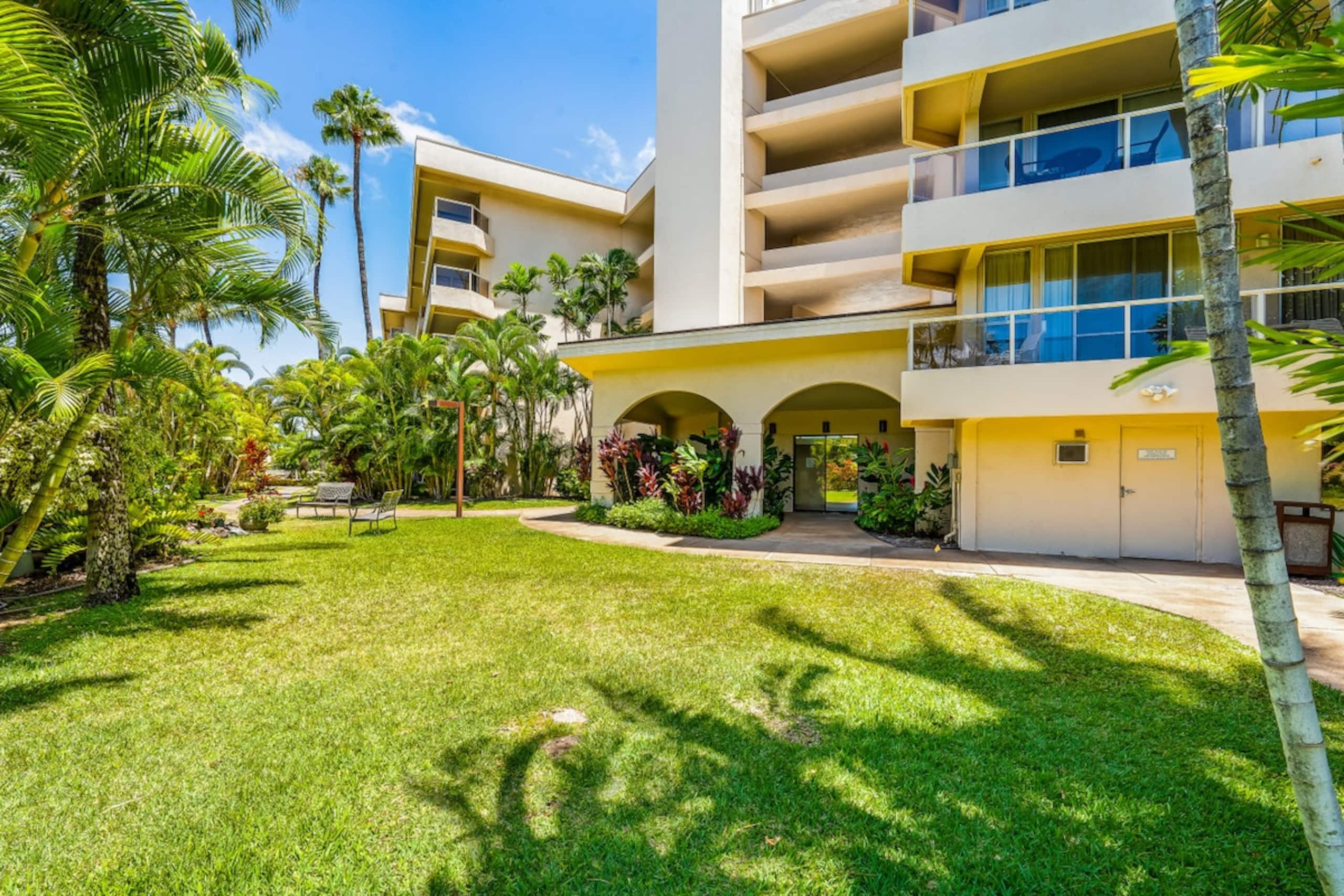 Kihei Beach Condo, Pools & Hot Tubs - Photo 26