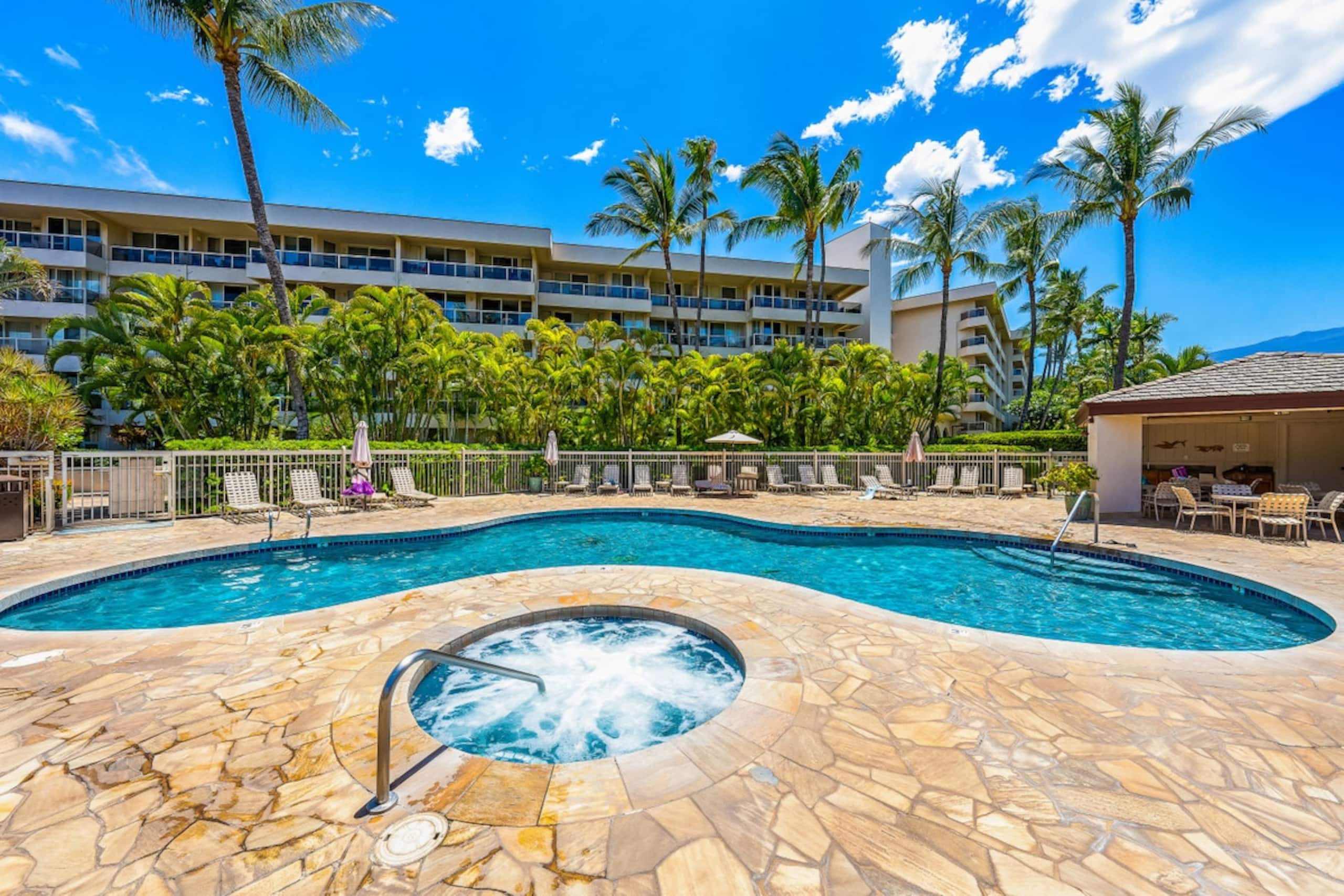 Kihei Beach Condo, Pools & Hot Tubs - Photo 3