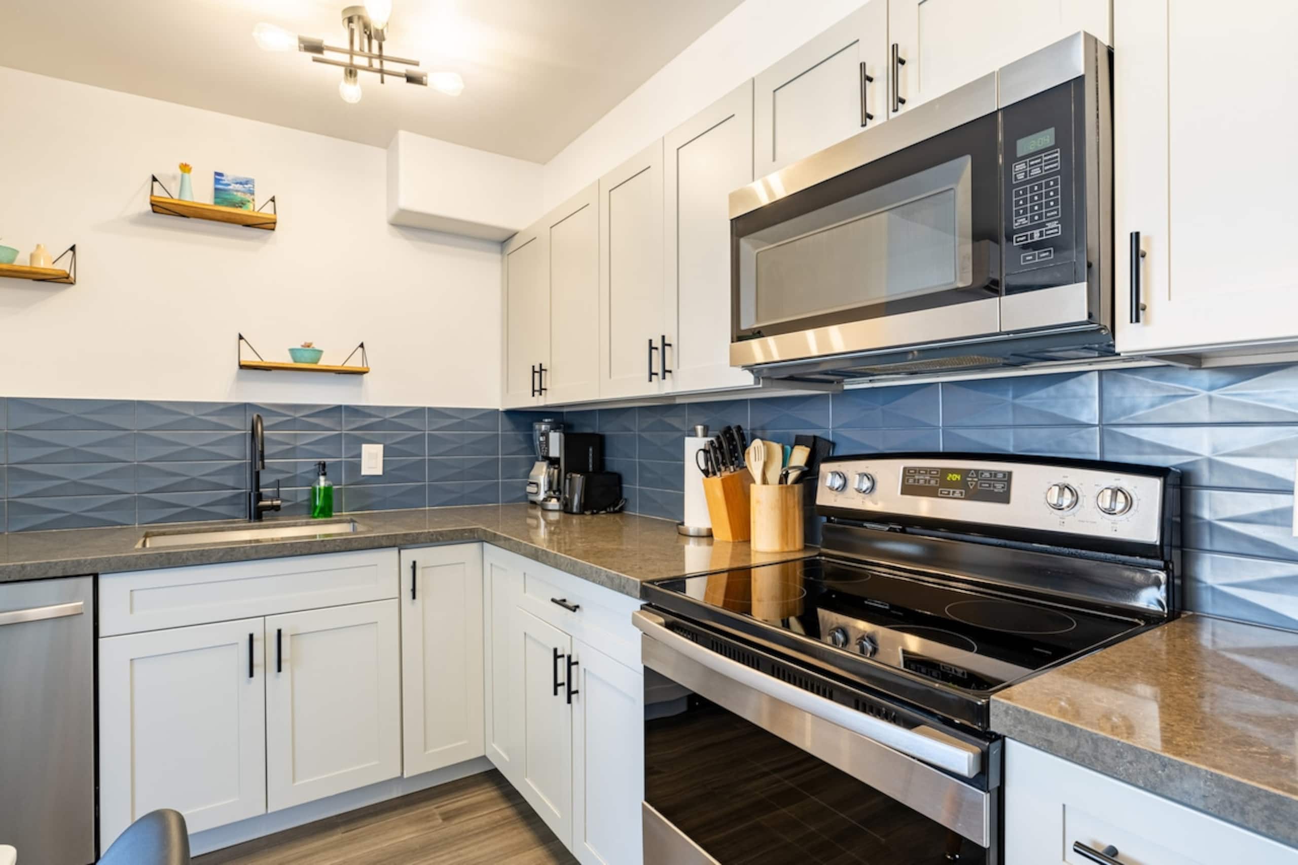 Ocean View High Floor Remodeled - Photo 8