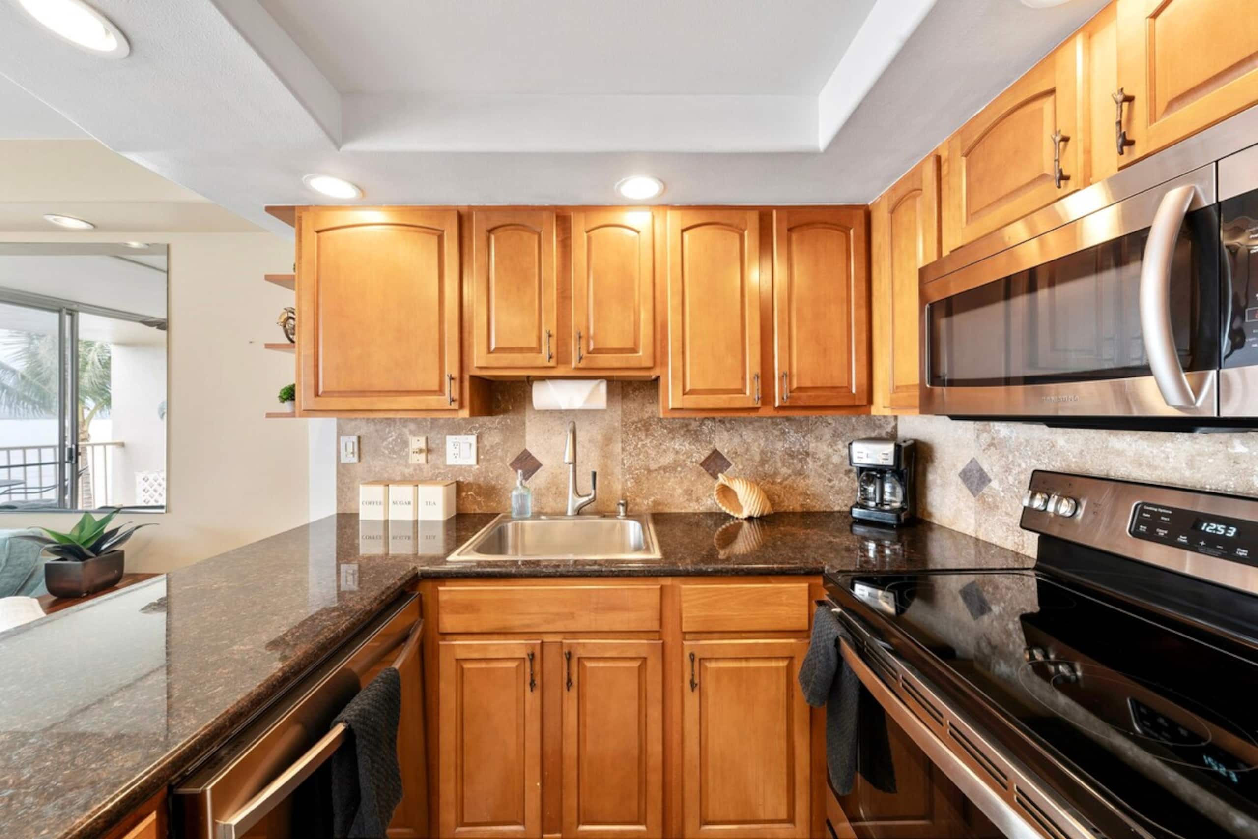 Stunning Oceanfront 1bd - Maalaea Kai 315 - Photo 39