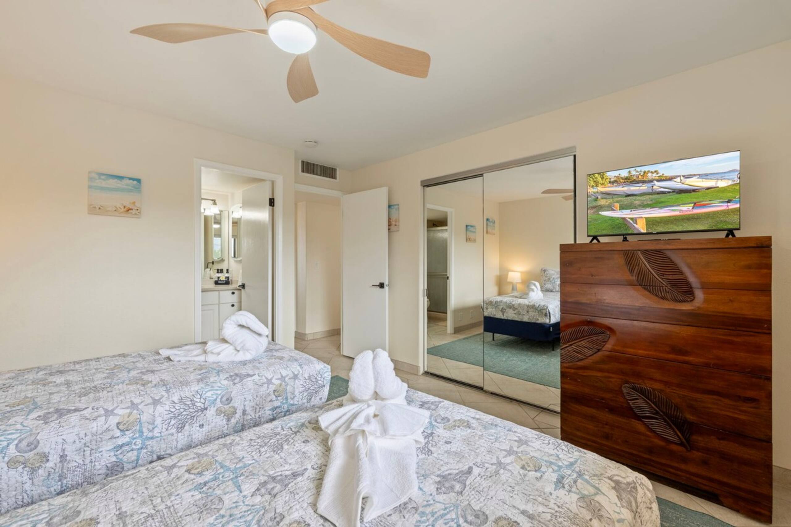 Oceanfront, 2bedroom condo, AC, 6 mile sandy beach - Photo 23